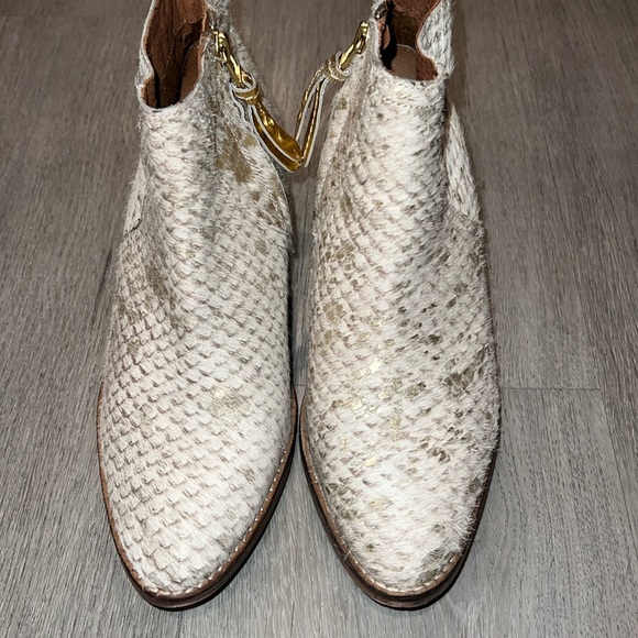 Anthropologie Gioseppo Frontier Ankle Boots - Picture 4 of 10